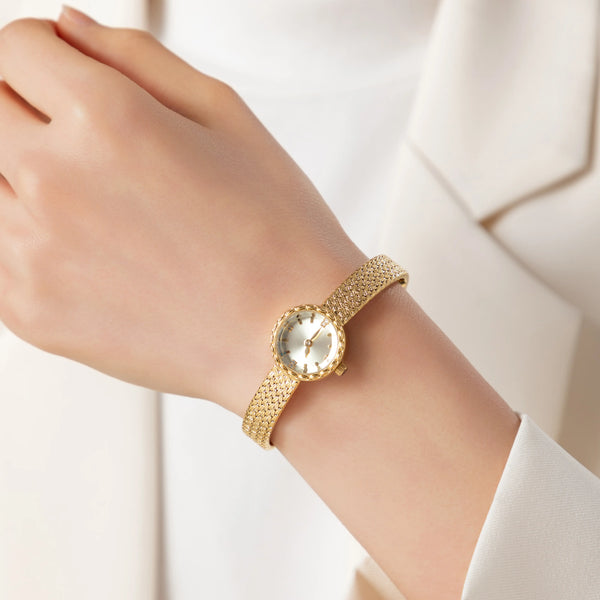 Reloj elegante con esfera brillante y diseño refinado